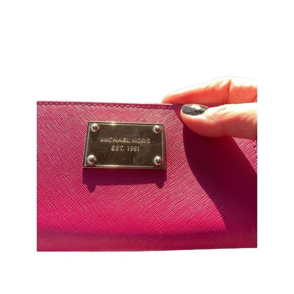 Michael Kors Phone holder and wallet wristlet - Picture 3 of 7